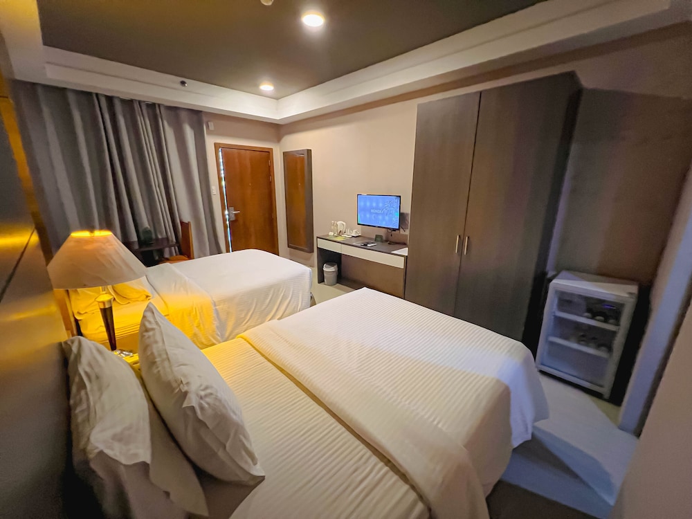 88 Courtyard Hotel 29/52
