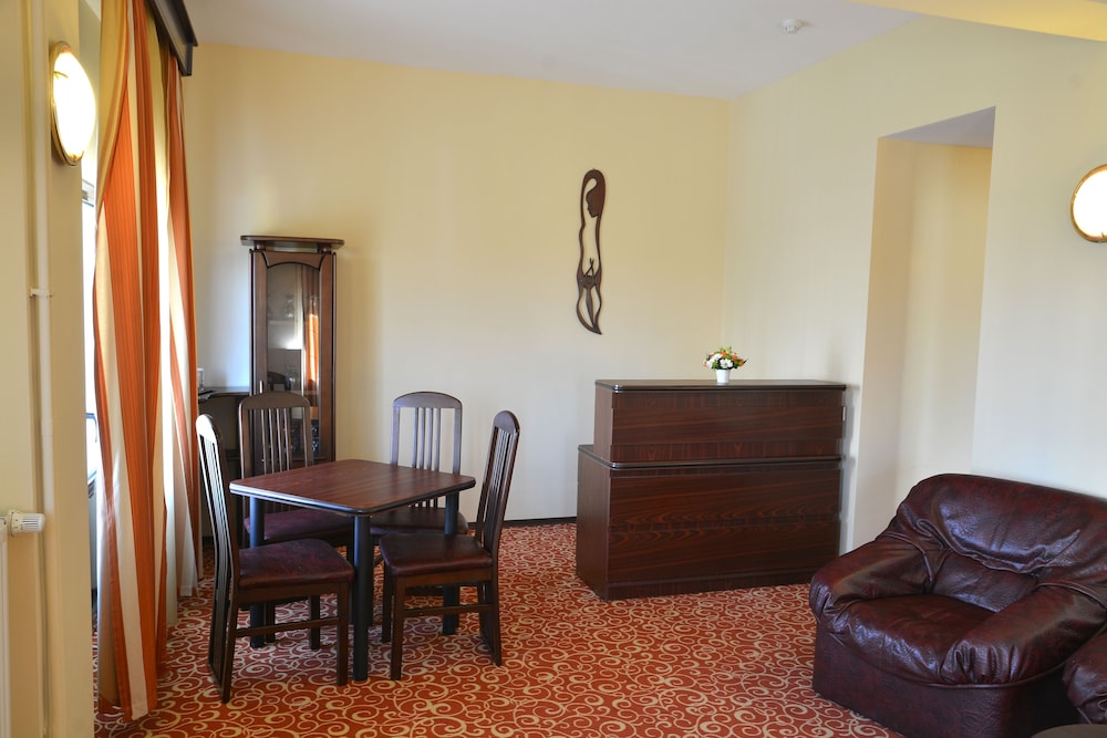 Hotel Central Ploiesti 43/69