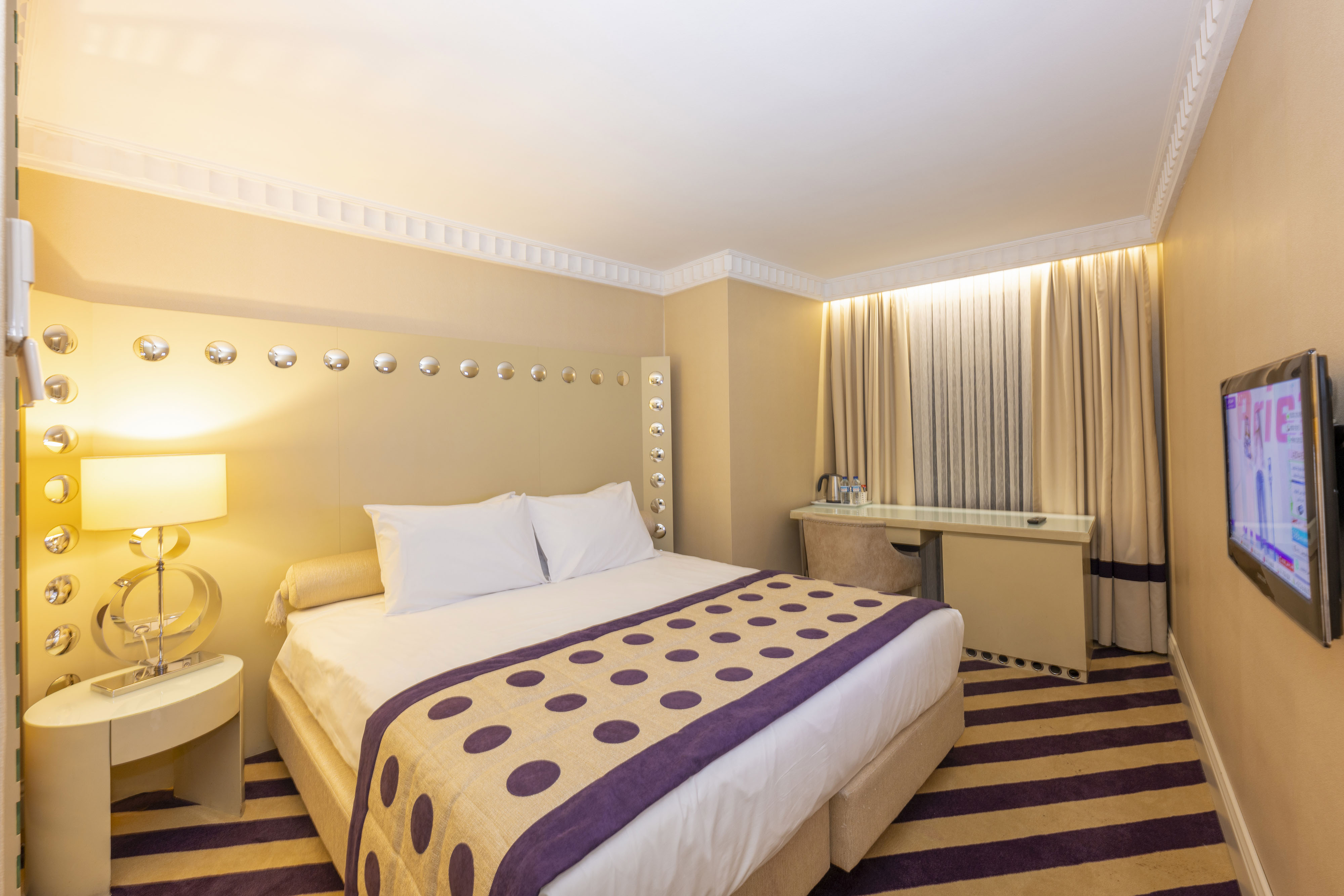 Room at Taxim Hill Hotel, ISTANBUL
