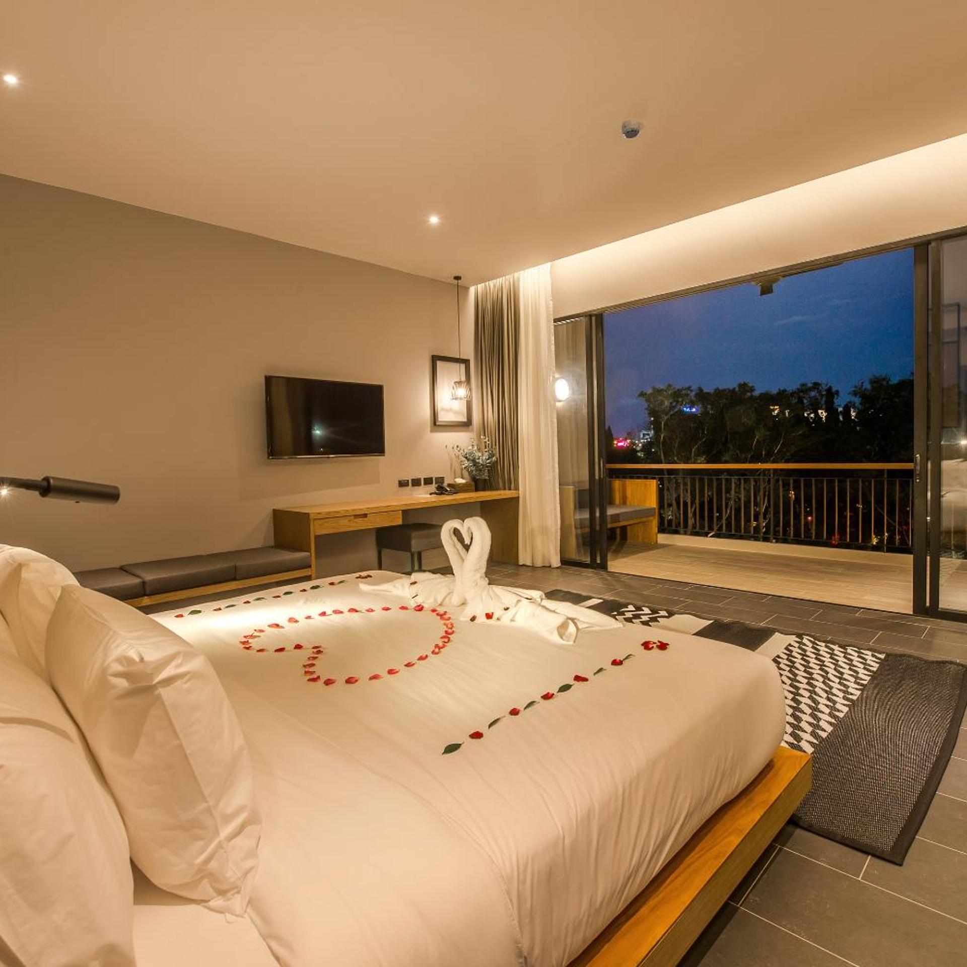 غرفة غراند ديلوكس بسرير كينج، The Gallery Hotel Naiharn 9/10