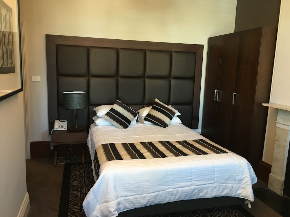 AVONMORE ON THE PARK BOUTIQUE HOTEL 15/39