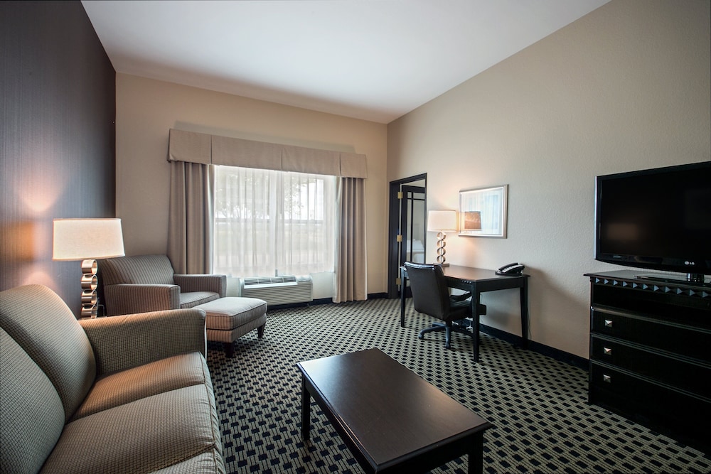 Holiday Inn Express Hotel And Suites Green Bay East 38/64