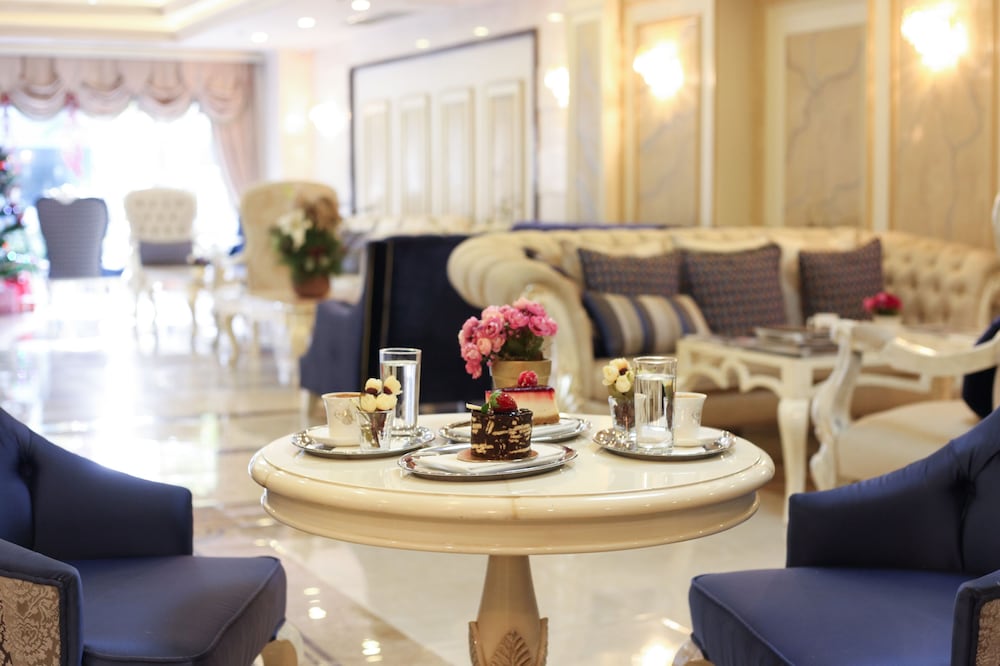 Halifaks Hotel 32/50