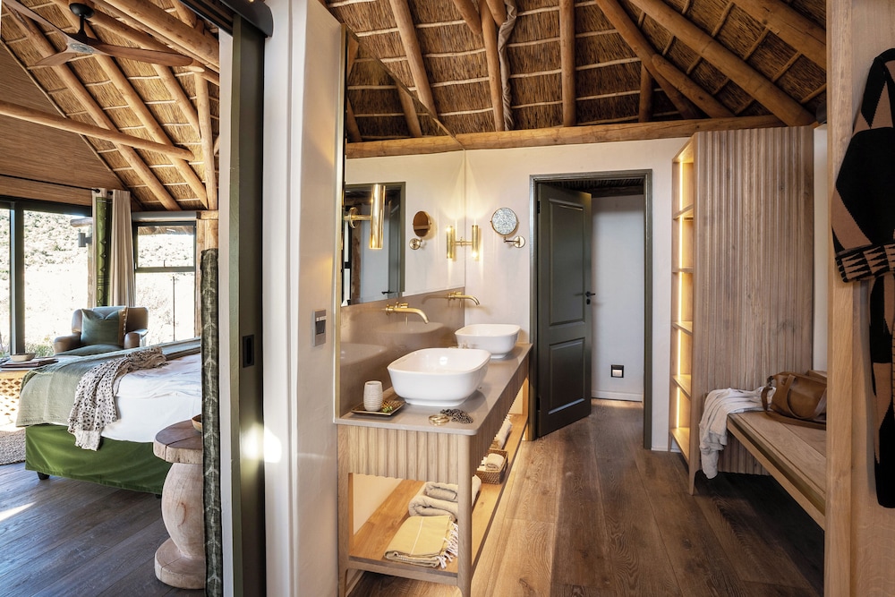 Kwandwe Private Game Reserve 50/50