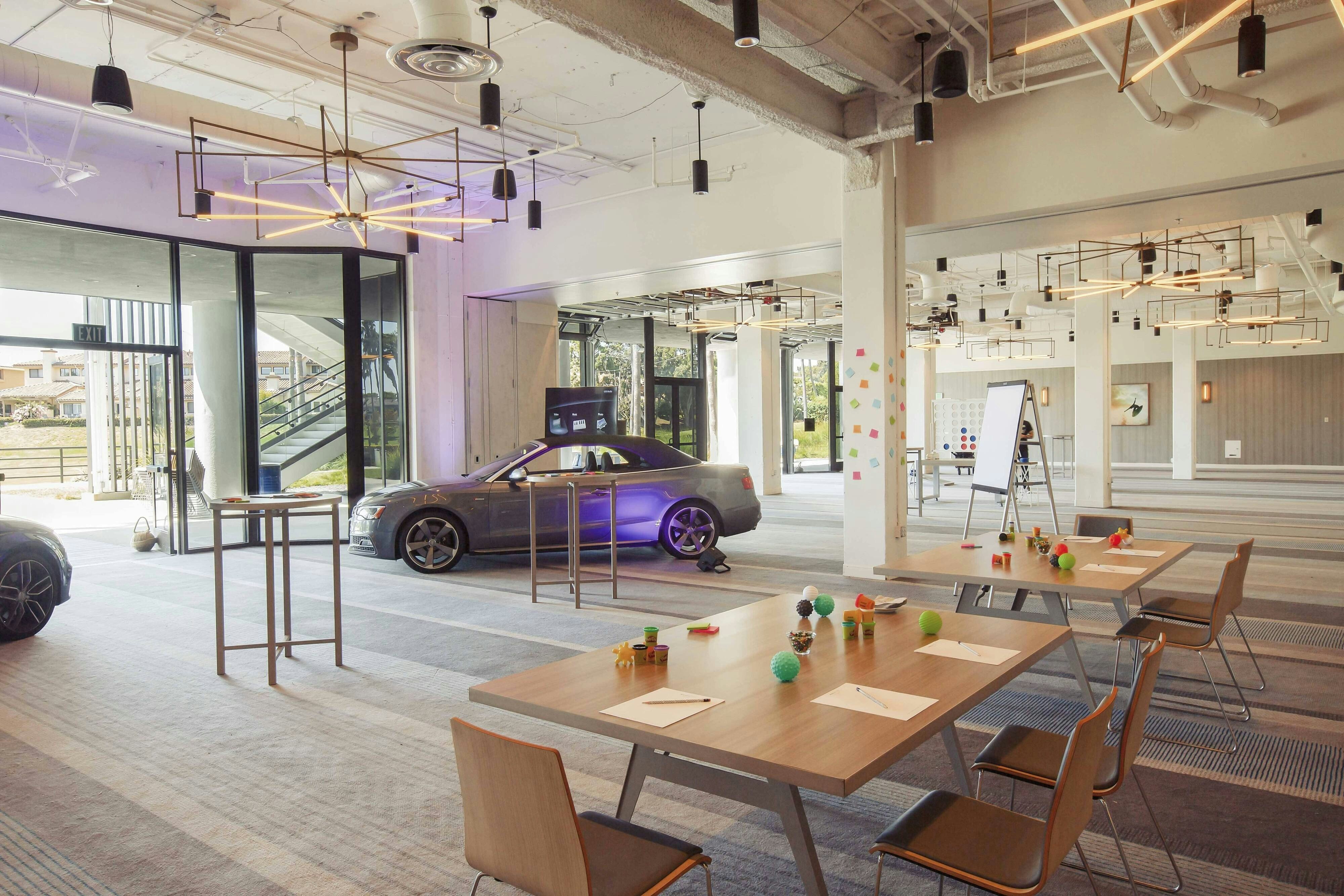 Westdrift Manhattan Beach, Autograph Collection 13/43