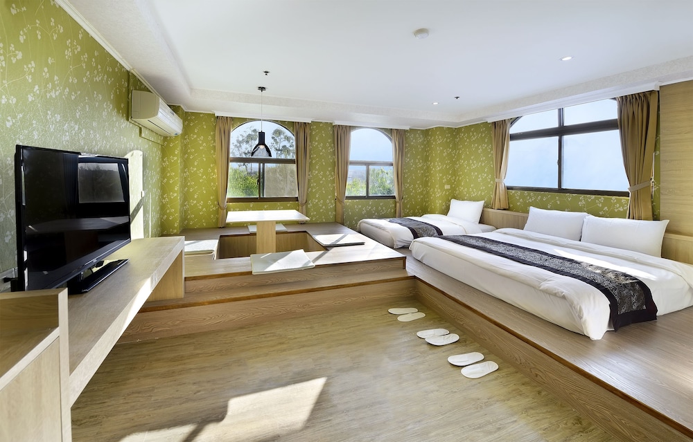 Jinsha Lake Side Hotel 14/49