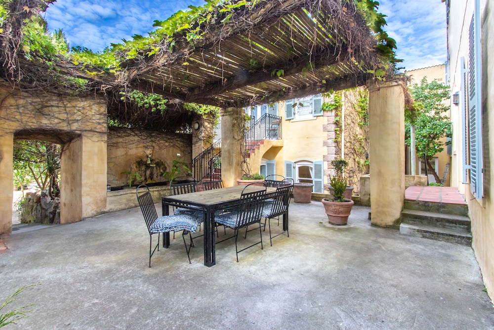 Auberge Burgundy Guest House Hermanus 9/43