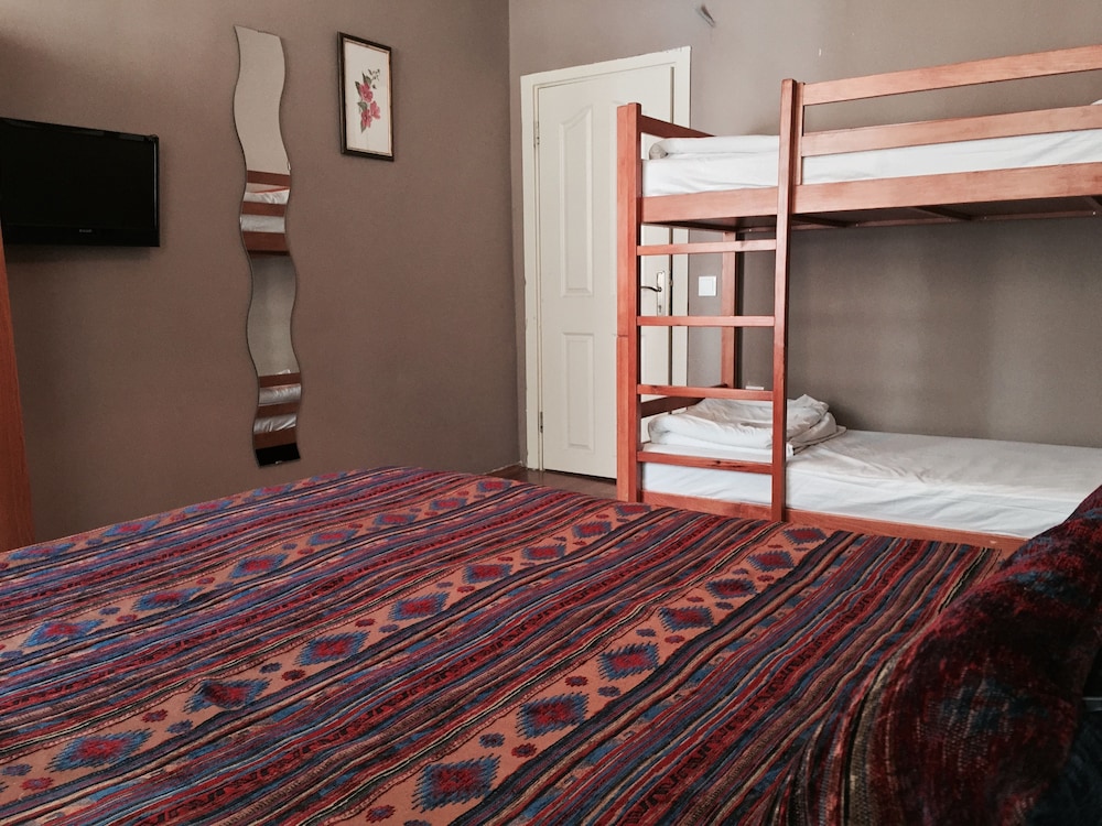 Nobel Hostel 31/36