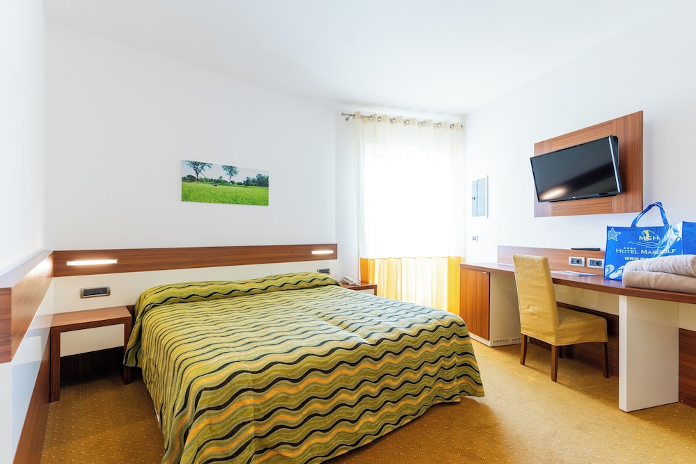 HOTEL MAREGOLF 18/46