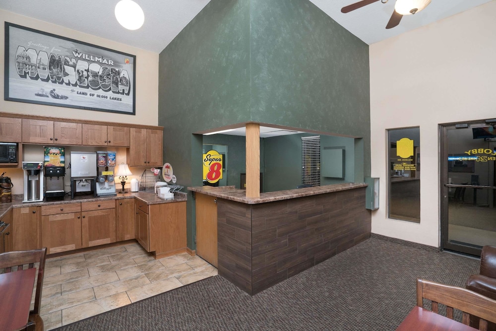 Super 8 By Wyndham Willmar 4/18