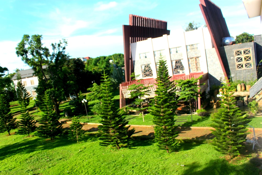 Trung Nguyen Coffee Resort 36/46