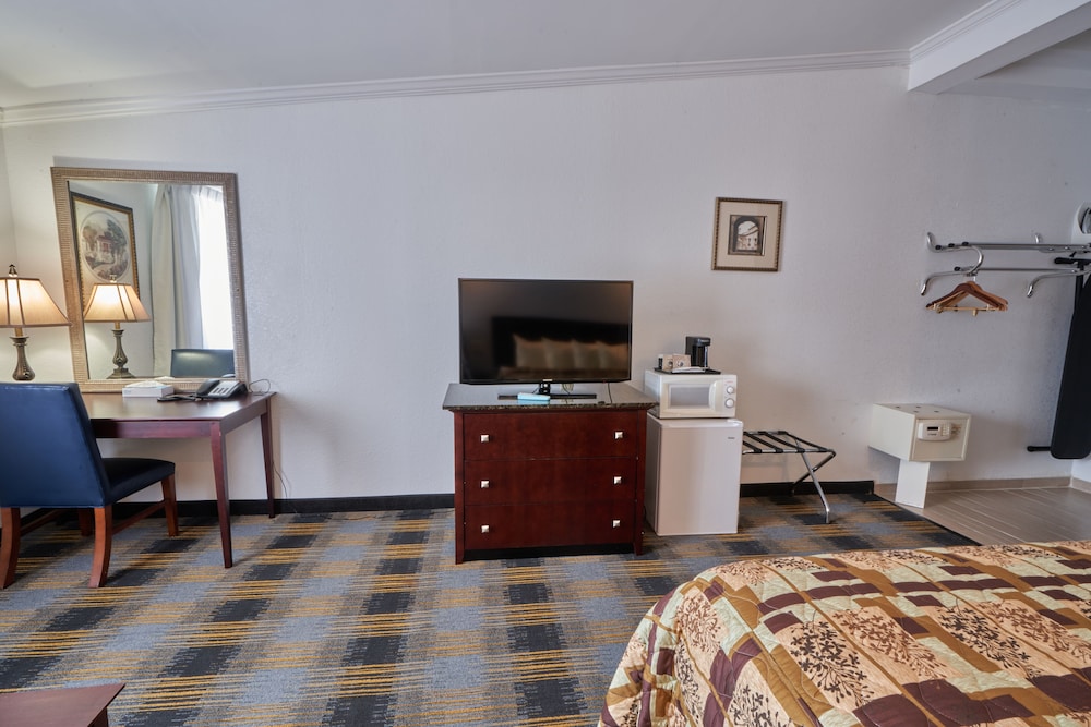 Riverview Inn & Suites 54/69