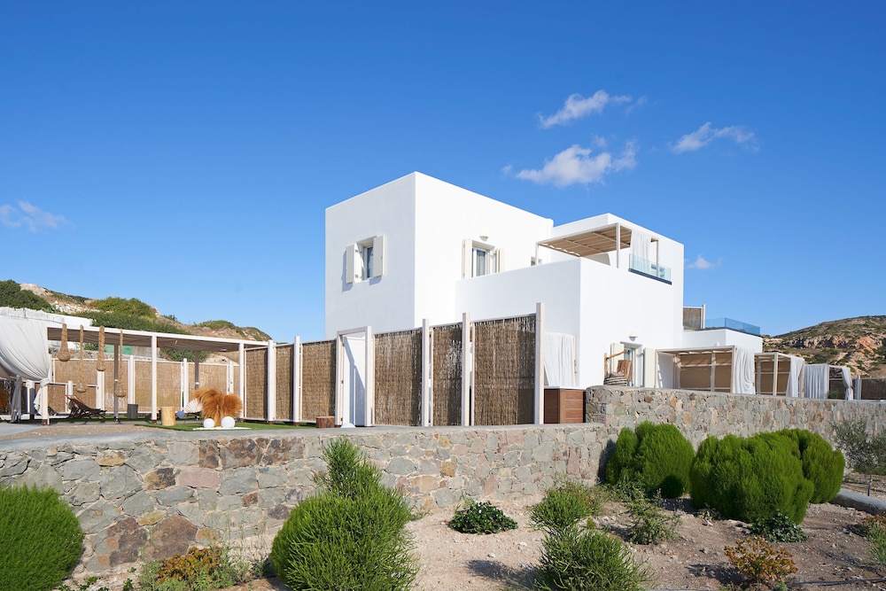 Volcano Luxury Suites Milos 43/50