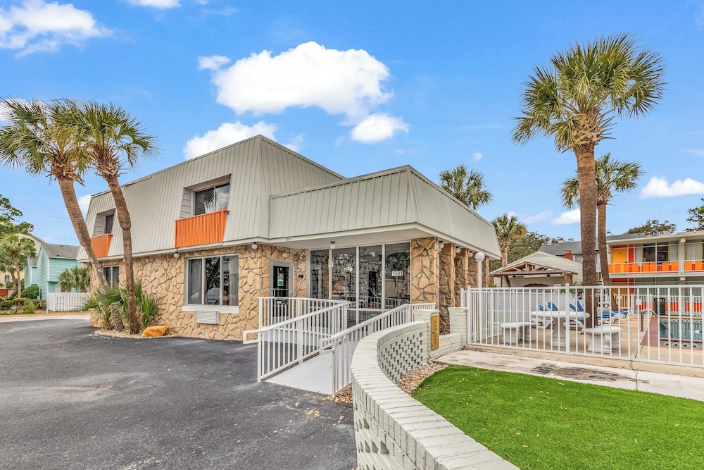 Holiday Shores 36/50