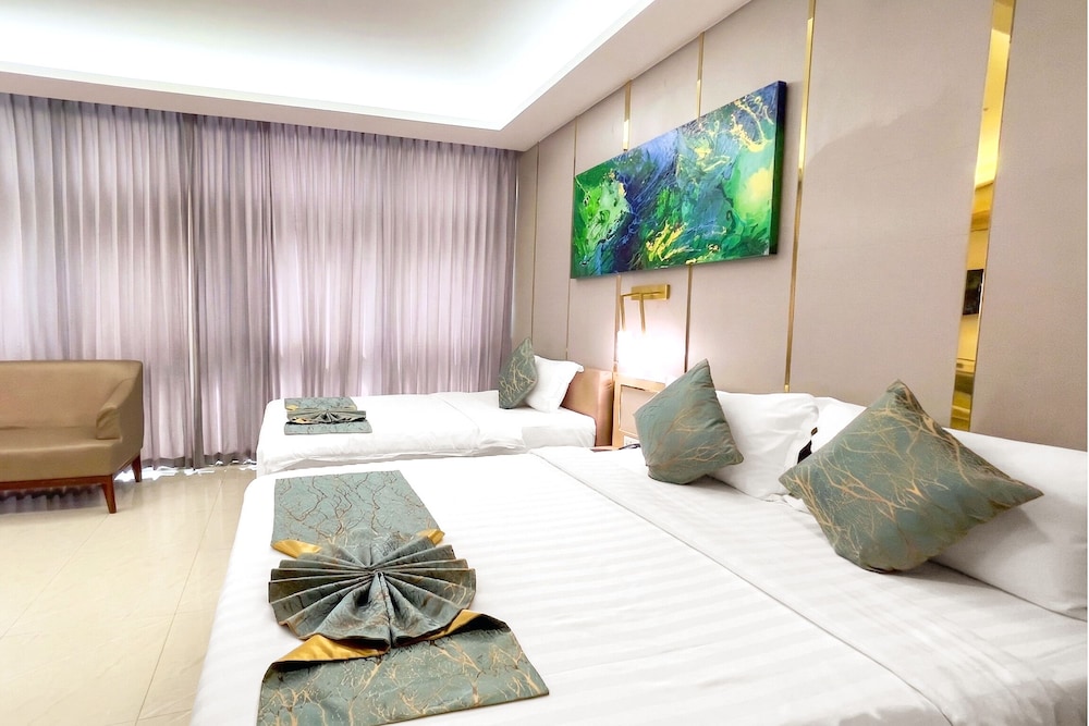 Elegant Bangkok Hotel 14/50