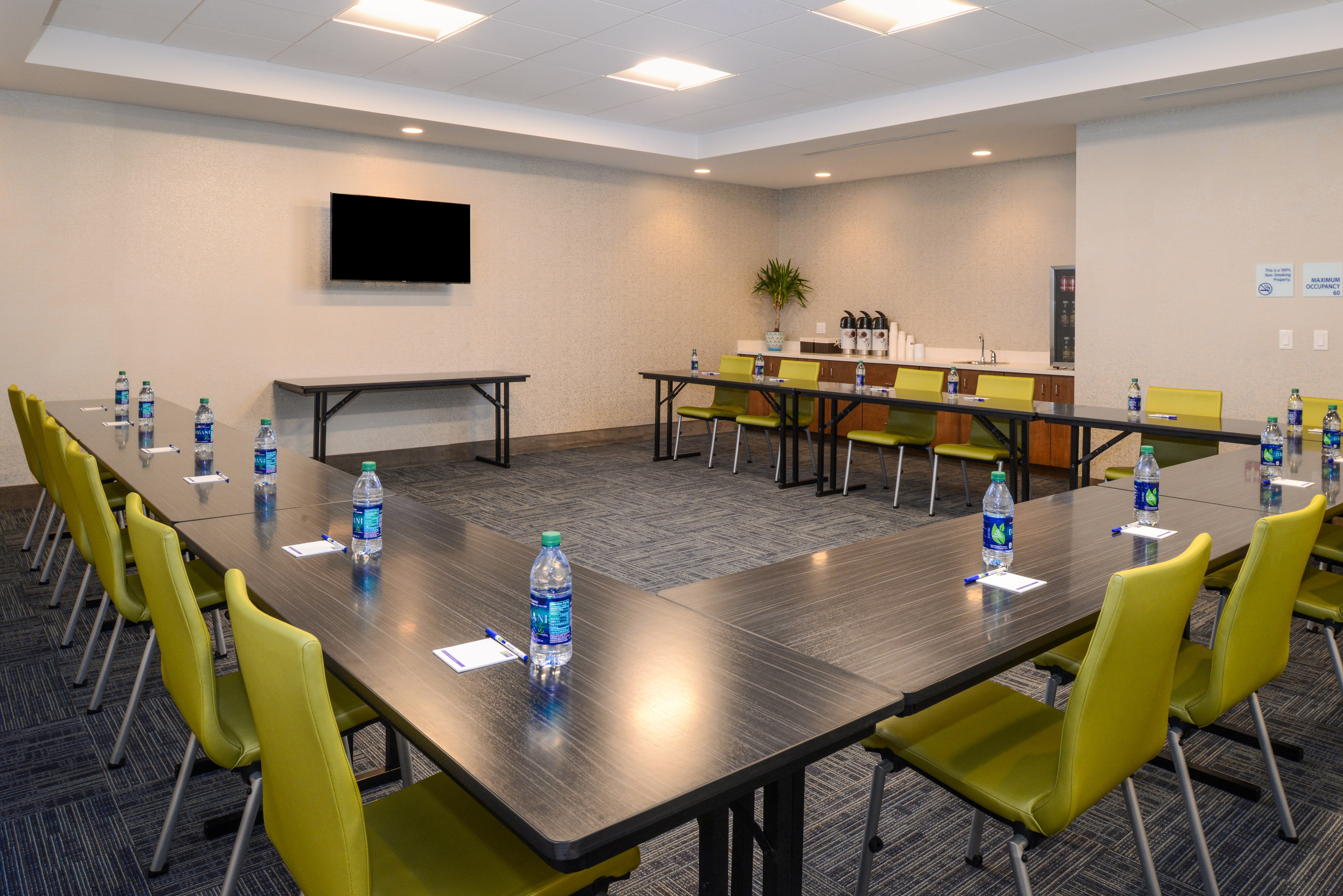 Holiday Inn Express Suites Alachua Gainesville Area 60/73