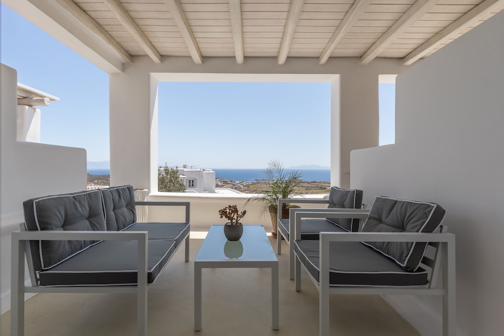 Sea & Stone Residence 24/50