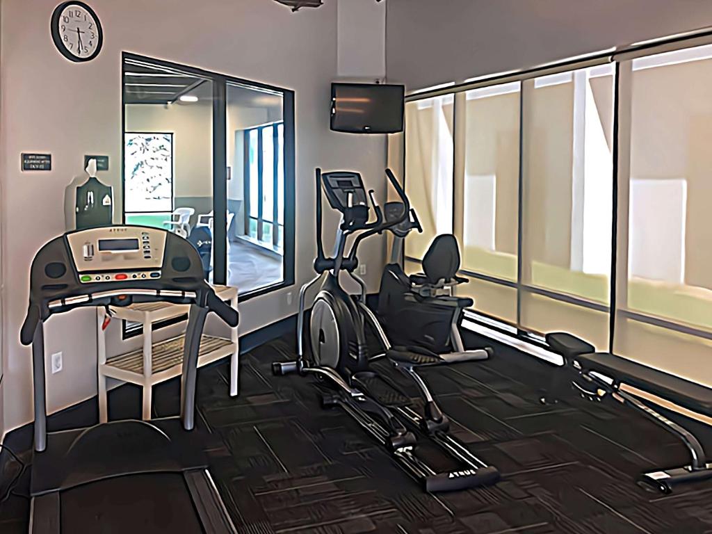 Comfort Inn & Suites Buffalo Airport 34/55