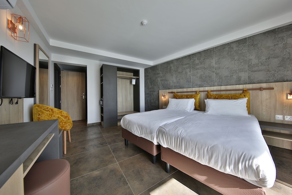 Ivy Hotel - Adults Only 8/23