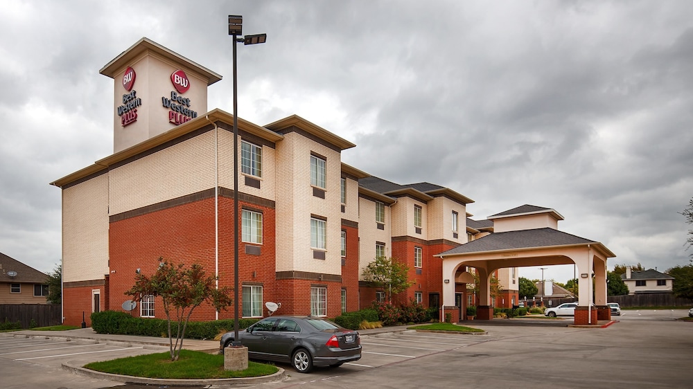 Best Western Plus Lake Dallas Inn & Suites 1/27