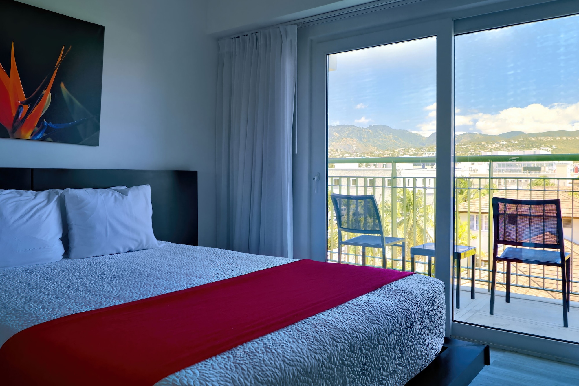 ROOM, QUEEN BED, BALCONY