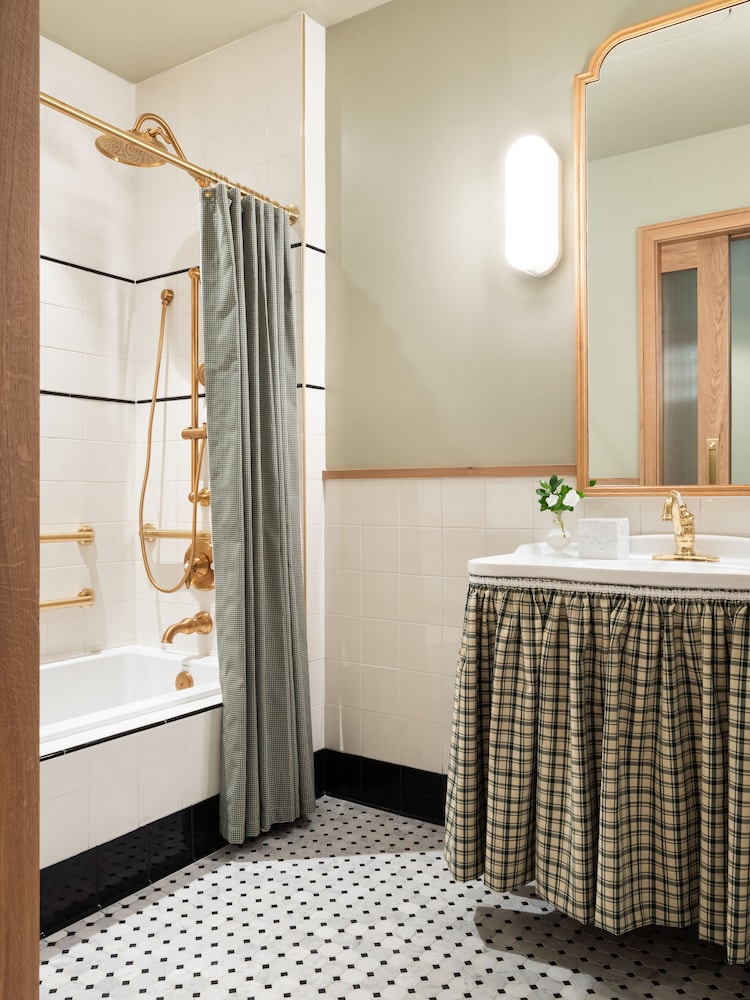 Palihouse Hyde Park Village 49/50