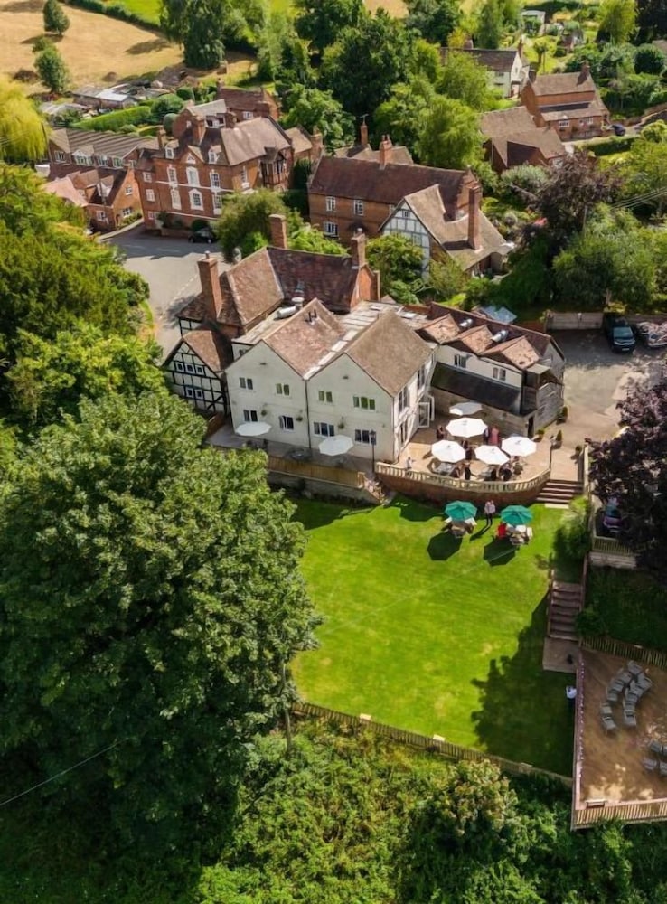 The Manor Arms Inn 27/37