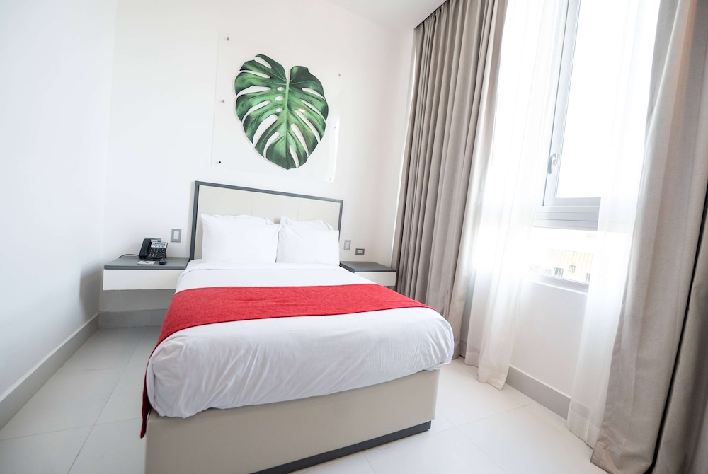 BRIGHT, QUEEN BED
