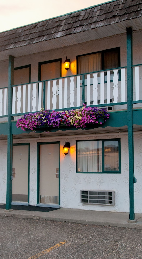 Gramas Inn 3/44