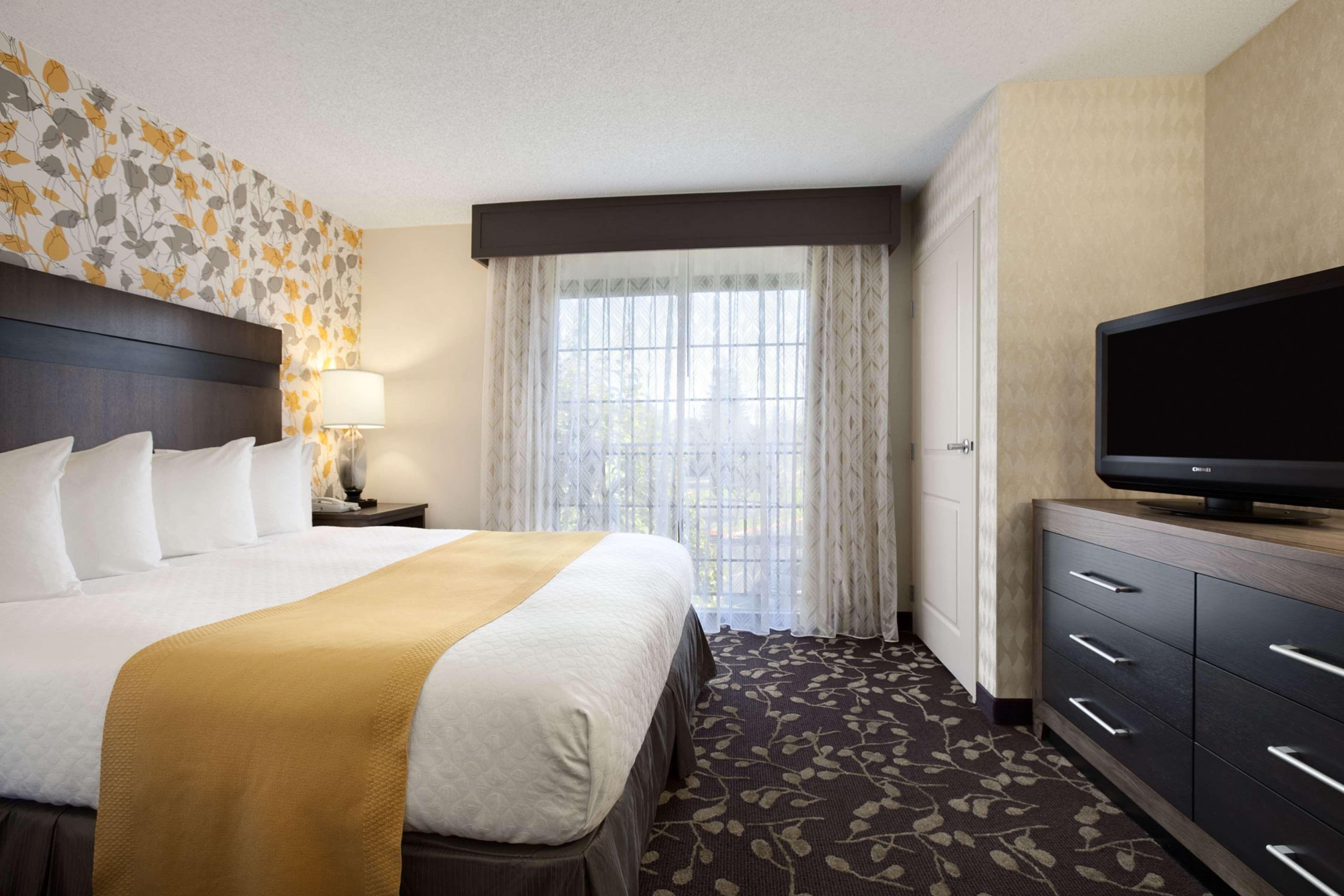 2 Rooms, Suite, King Bed, Garden or Pool View
