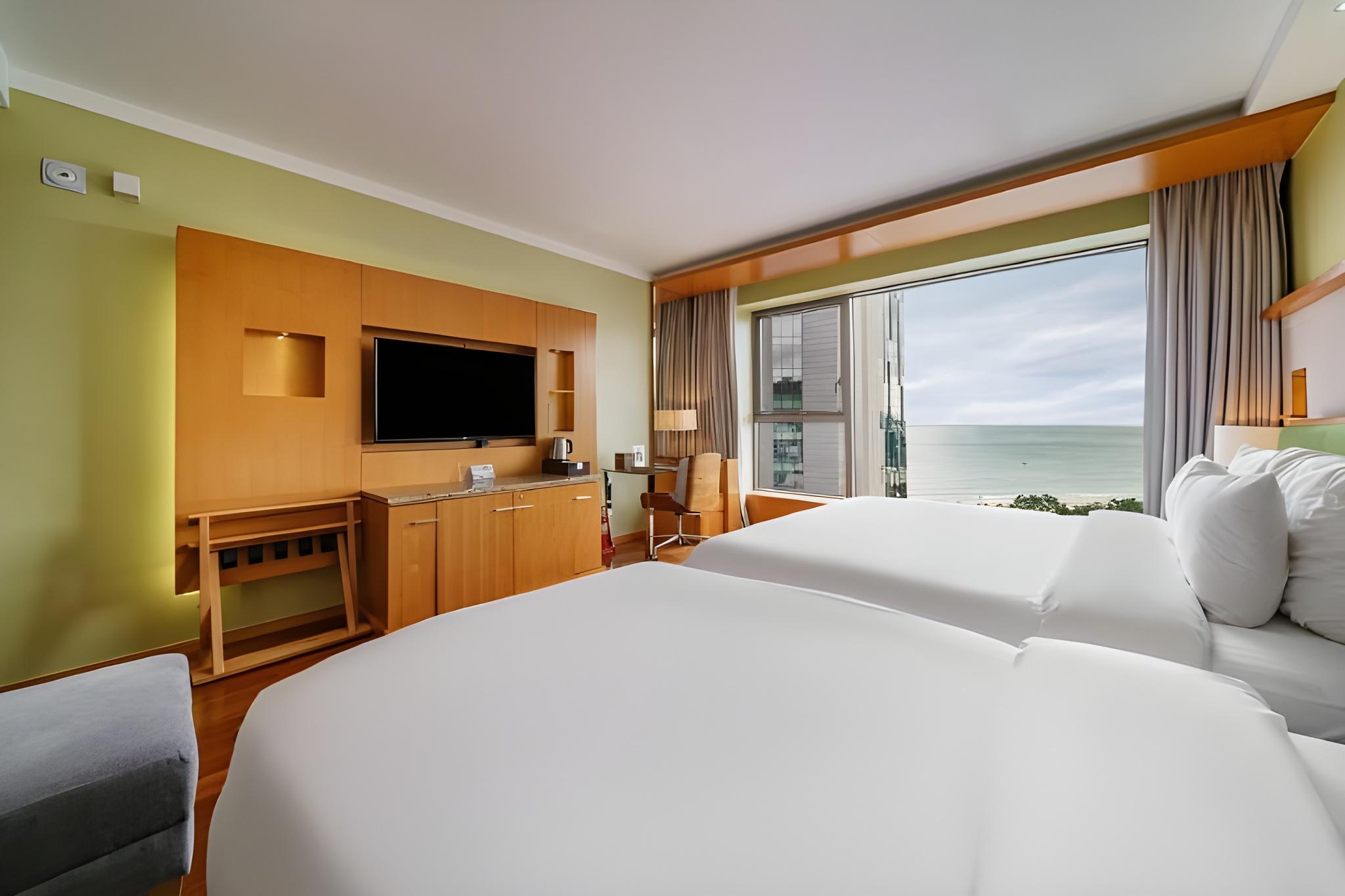 Family, King Bed, Ocean View, Rooftop Pool