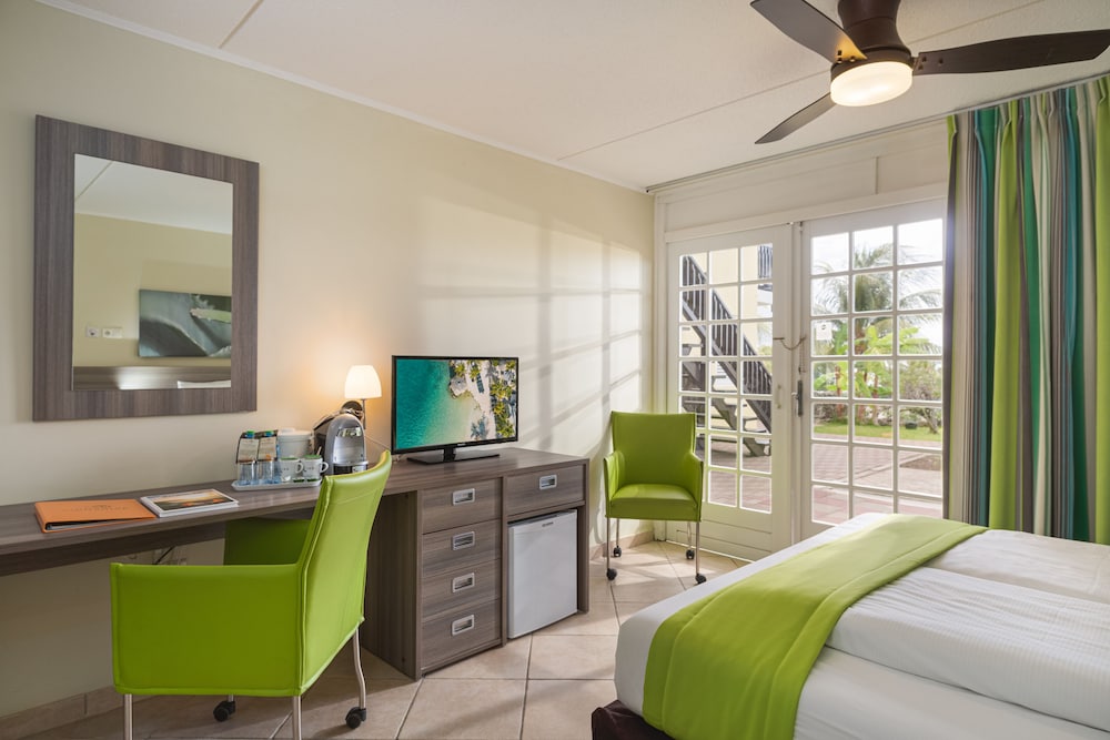 Lions Dive Beach Resort Curacao 30/72
