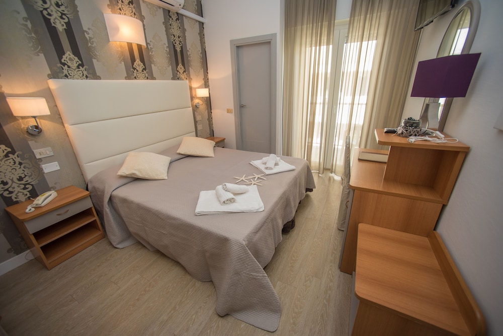 Ermeti Hotel 5/40