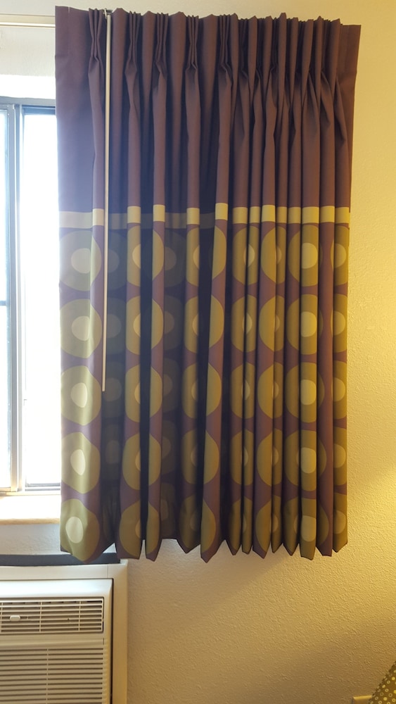 Super 8 by Wyndham Waynesboro 24/36