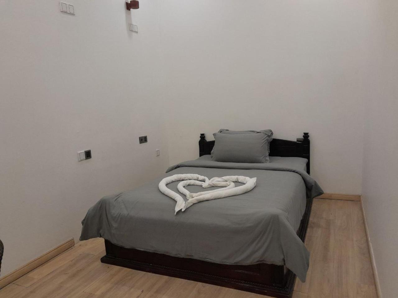 Deluxe, Double Bed, No Window، Harmony River Hotel 2/7