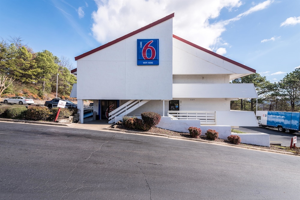 Motel6 Birmingham, AL 33/44