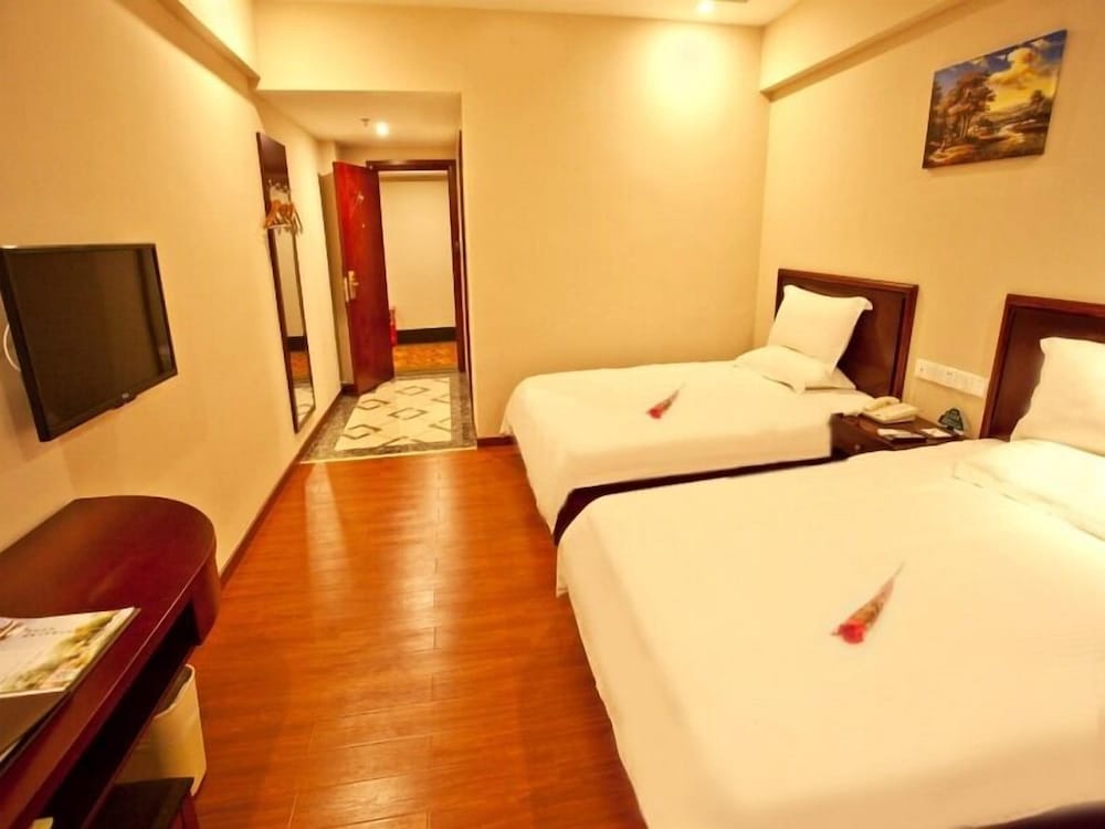 GreenTree Inn Zhuhai Changlong Airport 16/25