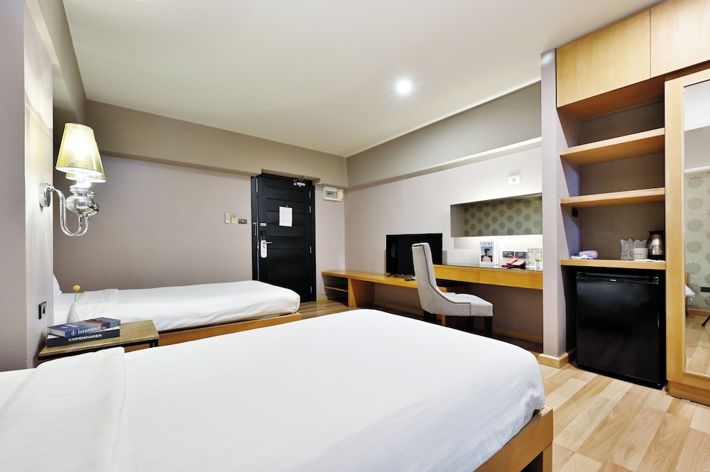Diary Suite Hotel 10/50