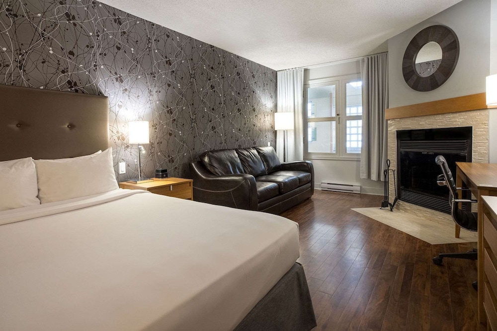 Chateau Bromont 18/38