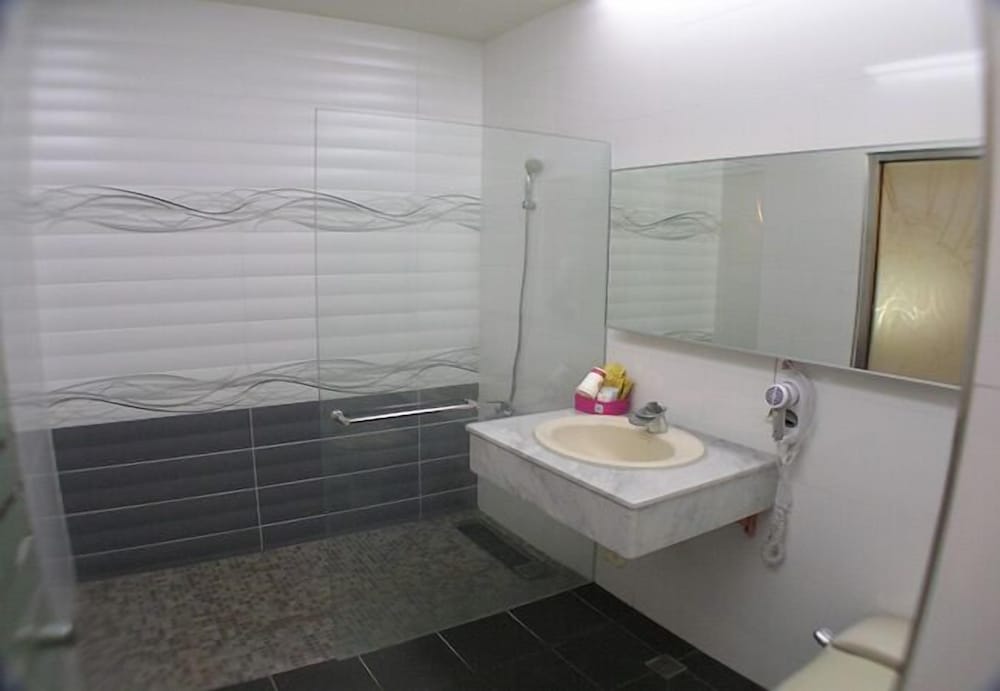 Changsing Business Motel 29/33