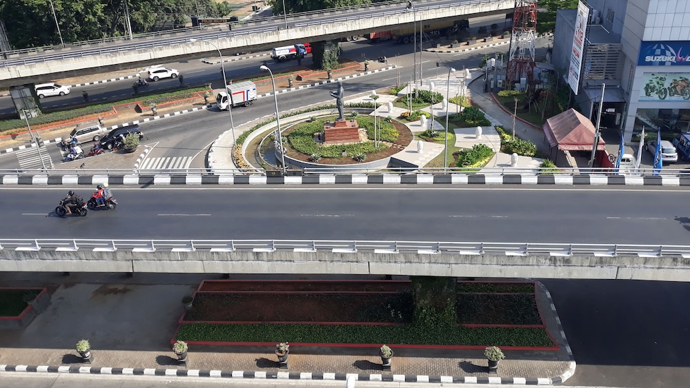 The Azana Hotel Airport Semarang 4/37