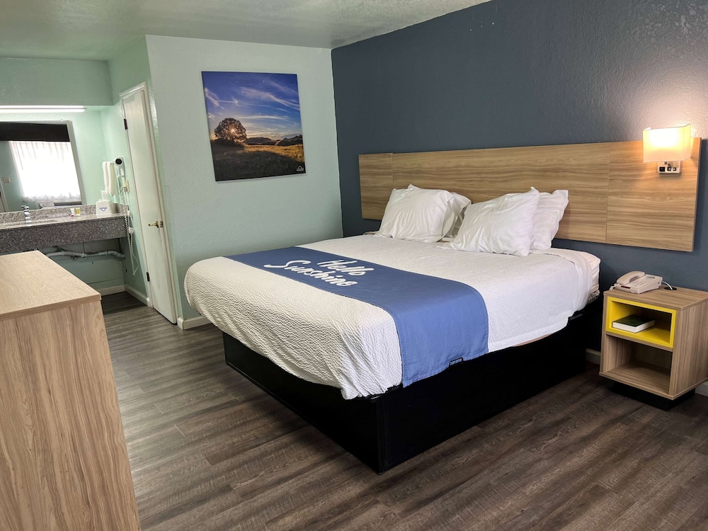 Days Inn by Wyndham Pratt 22/54