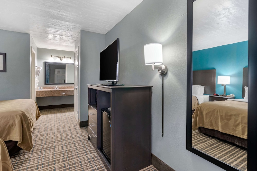 Quality Inn Bradenton North I-75 10/39