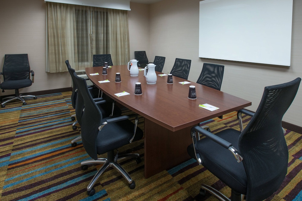 Fairfield Inn And Suites Jacksonville 34/47