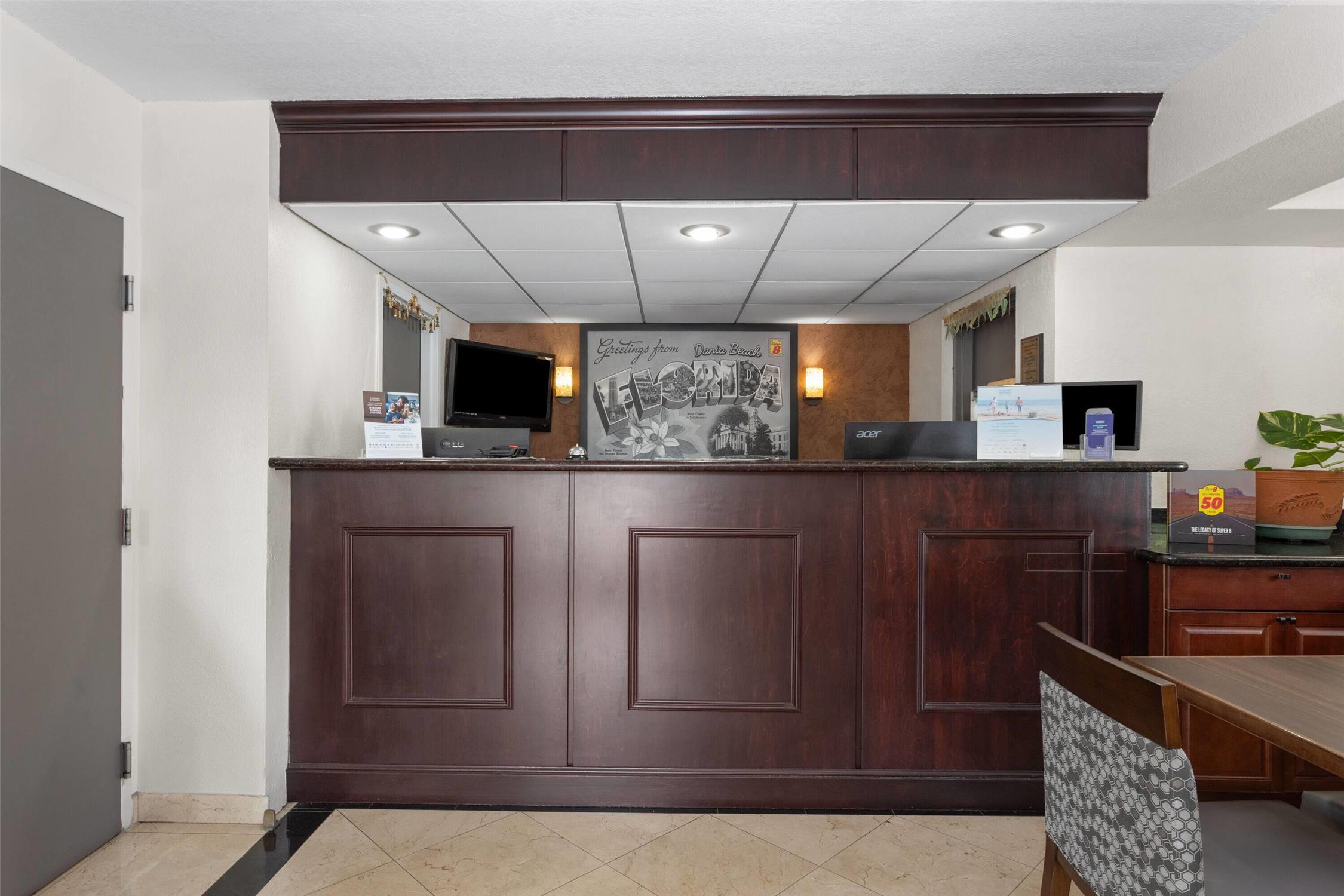 Super 8 by Wyndham Dania/Fort Lauderdale Arpt 4/13