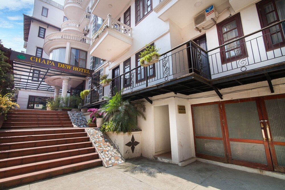 Chapa Dew Boutique Hotel 49/55