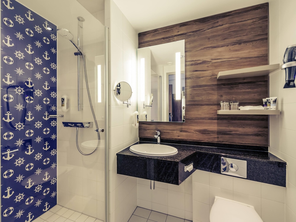 Mercure Hamburg Mitte 76/76