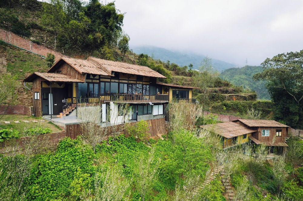 Sapana Mountain Retreat 3/50