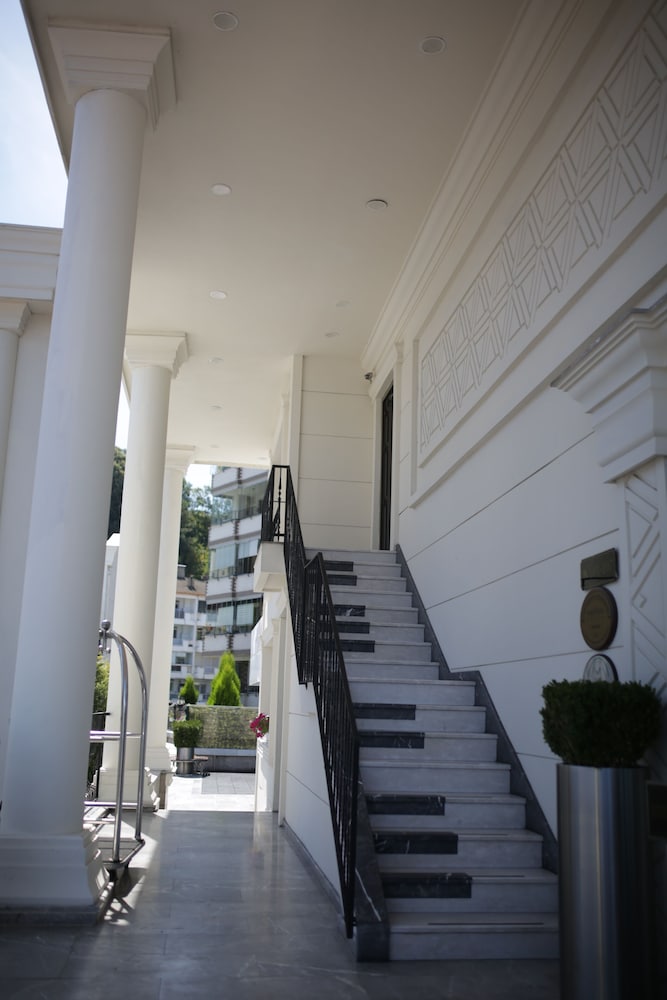 Northdoor Hotel 13/50