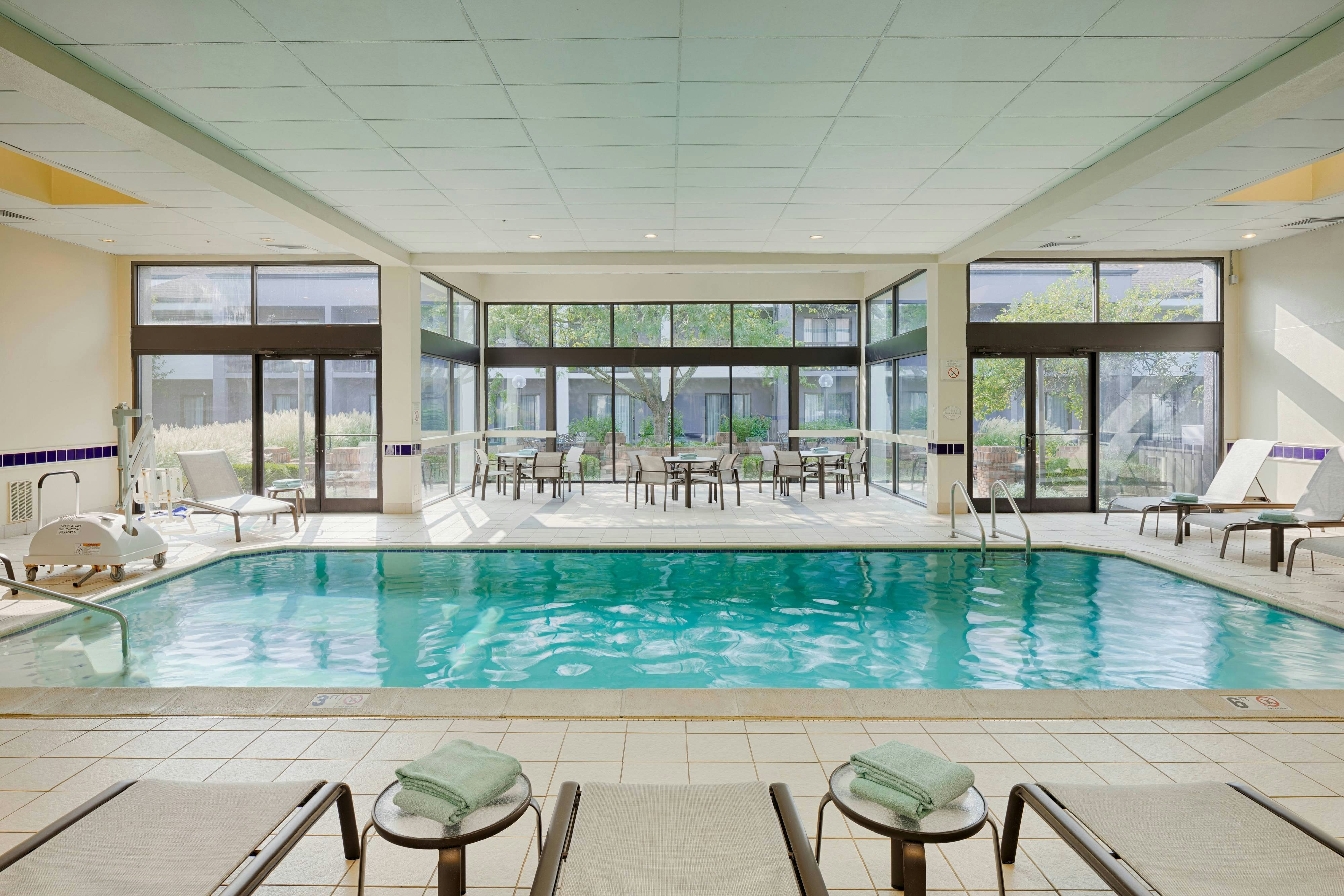 Courtyard Cincinnati Blue Ash 20/46